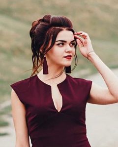 Яна Єрмолова